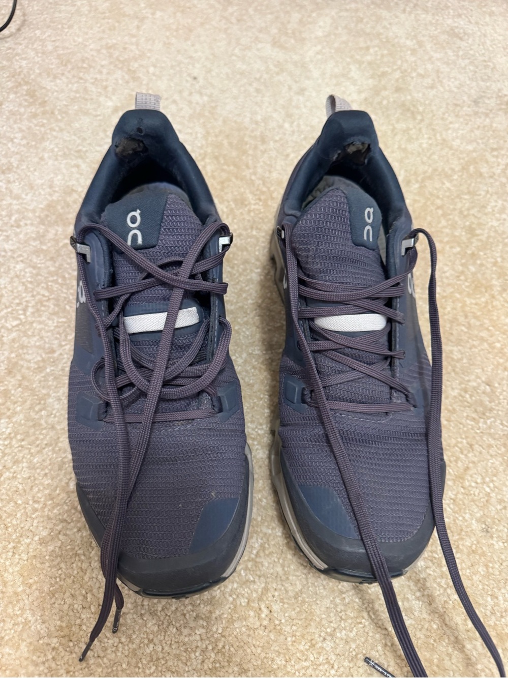 On Cloud. Cloudwanderer Athletic Trainers in Dark Navy woman’s size 9